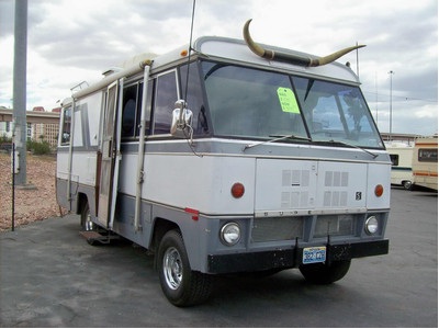 1973 Superior 22 Class A ,Completely red