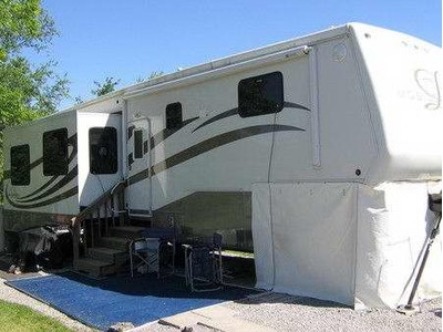 2005 Doubletree Mobile Suites 38RLS