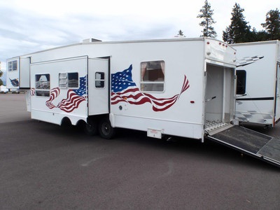 38 Toy Hauler