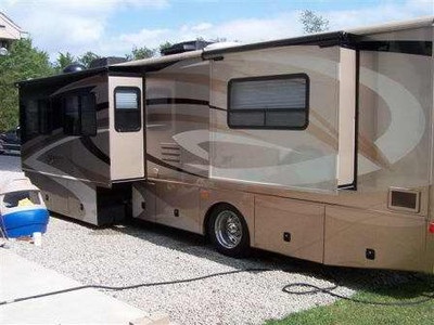 2007 Fleetwood Discovery 39
