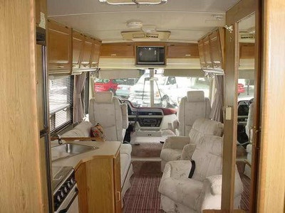 89 ITASCA SUNFLYER BY WINNEBAGO 31FT 