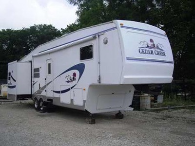 2003 Cedar Creek M-36RLTS w/3 slides!