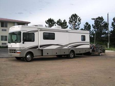 2005 Fleetwood Flair w/2 slides!