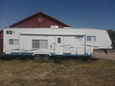 2004 33 Thor Tahoe Toy Hauler
