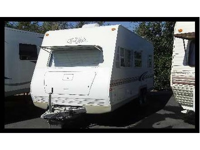 2000 R-Vision Trailite TT $9,995