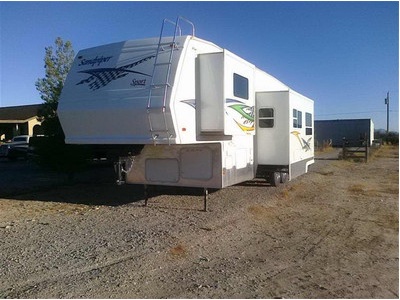 2005 Sandpiper 37 Toy Hauler 5th wheel 