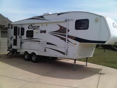 2009 Keystone Cougar X-Lite Fifth Wheel 