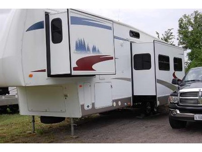 2007 Forest River Cardinal 362BH 