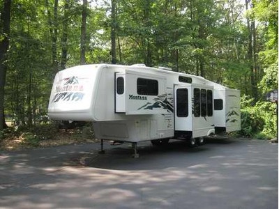 2004 Keystone Montana 3685 FL - OBO
