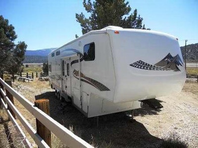 2006 Keystone Raptor 40 Toy Hauler