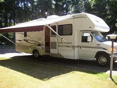 2003 30� Winnebago Minni Winni w/2 slide