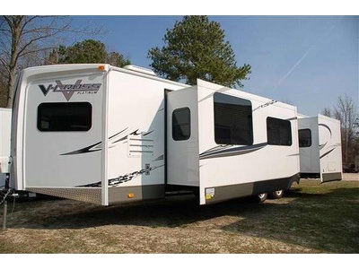 2011 Vcross 30V FKS with front kitchen