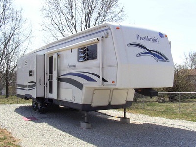 01 Holiday Rambler Presidential..$18,900