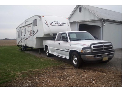 2010 Cougar 34ft 5th wheel