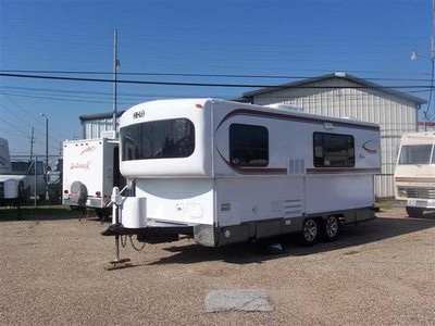 2010 23 HILO TRAVEL TRAILER