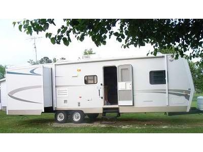 2005 32� K-Z Sportsman w/2 slides
