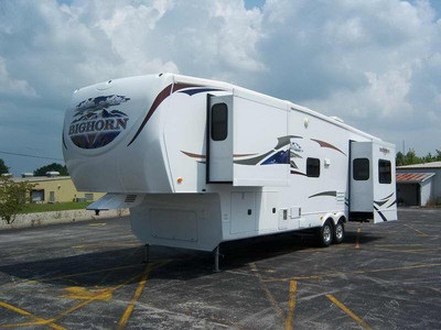 2010 HEARTLAND BIGHORN-$10400