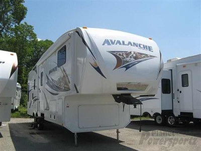 2011 Keystone Avalanche 290RL $43,347 OB