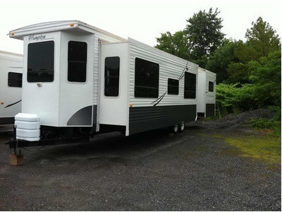 2 Crossroads Hampton Camper Trailers