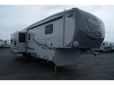 2011 39� Heartland Big Country w/4 slide