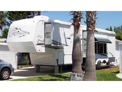2005 37.8� King of the Road Royalite w/4