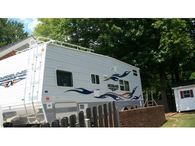 2007 JAYCO 29 FOOT TOY HAULER