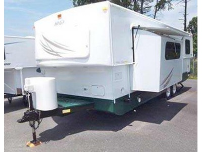 NEW - 2009 28� Hi Lo Classic w/slide