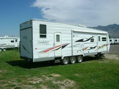 2006 FORESTRIVER SANDPIPER 31T TOYHAULER