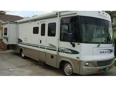 2002 Winnebago Brave 32V in Florida