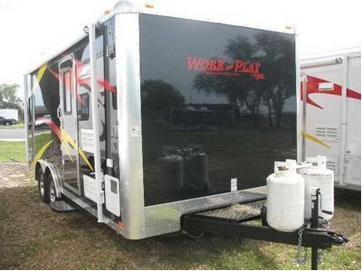 NEW!! 2010 Work and Play 18LT Toy Hauler
