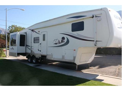 2004 Forest River Cedar Creek Custom