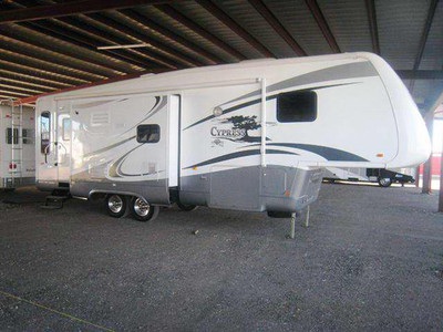 2007 Newmar Cypress w/ 3 Slides, Gen