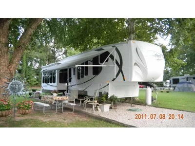 2010 Forest River Sandpiper 5th Wheel