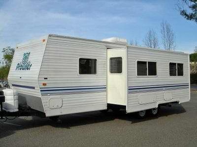 2001 27ft Fleetwood Prowler Super Slide!