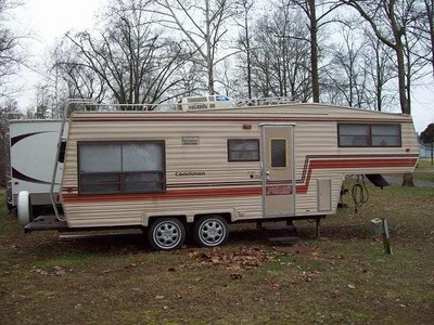 Coachmen Fifth Wheel...1,600.