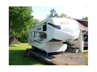 2010 Keystone Montana 3075 in New York