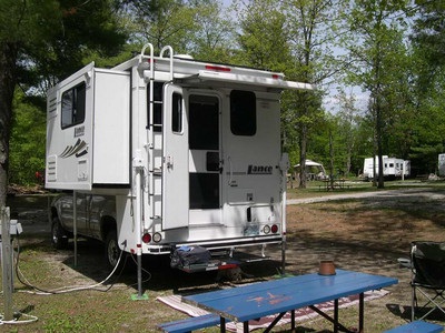 2005 Lance Max 881 truck camper