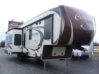Columbus 32 Rear Living/Triple slide