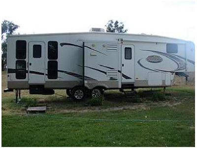 Lighty Used 09 Montana Mountaineer 36
