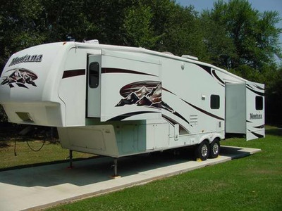 2008 Montana 5th Wheel Model 3485SA 