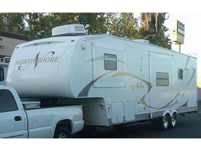 2008 34.7� Dutchmen Northshore w/3 slide