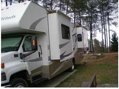 2007 33� Four Winds Kodiak w/3 slides