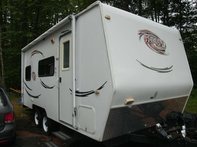 Like NEW 170 MPH! Great for dry camping!