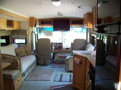 2002 Winnebago Adventurer 32v