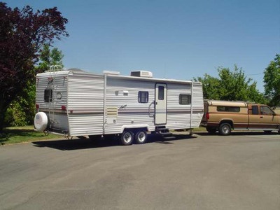 1997 2950 Layton travel trailer 