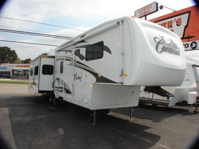 CARDINAL  FIFTH WHEEL  REAR LOUNG