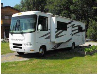 2008 32� Four Winds Windsport w/2 slides