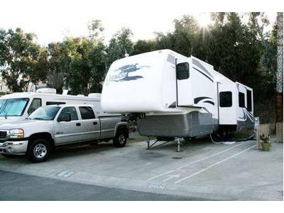 2007 35� Newmar Cypress w/2 slides