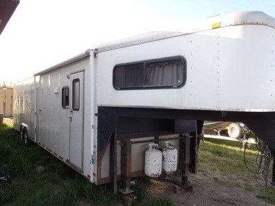 1998 40� Charmac Gooseneck Toy Hauler