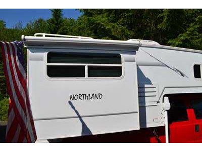 2007 8.6� Northland 860 Polor Camper wit